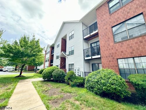 102 Keystone Ct, Edison, NJ, 08817-3795 | Card Image