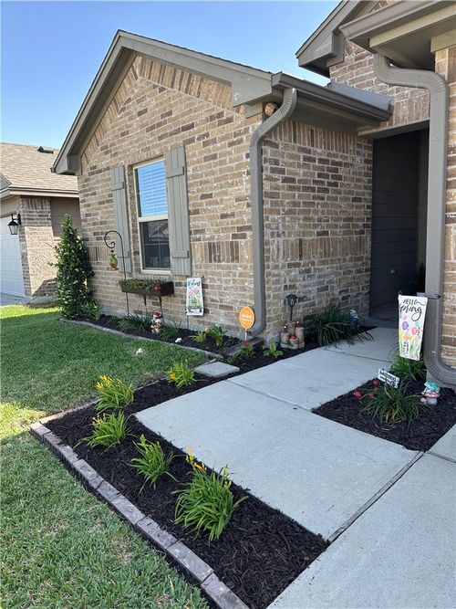 1813 Secretariat, Corpus Christi, TX, 78417-1400 | Card Image