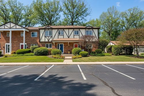 apt-10-43 W Summit St, South Hadley, MA, 01075-1781 | Card Image