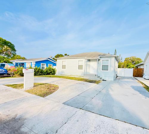 909 N C St, Lake Worth Beach, FL, 33460-2438 | Card Image