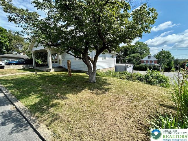 603 Shawnee St, Condo with 3 bedrooms, 2 bathrooms and null parking in Roseto PA | Image 4