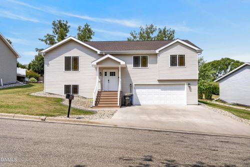 1306 7th Ave Sw, Jamestown, ND, 58401-5156 | Card Image