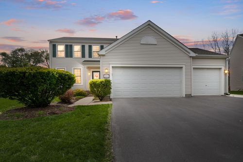 2311 W Cascade Cir, Round Lake Beach, IL, 60073-8133 | Card Image