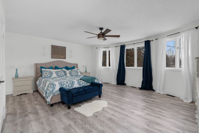 203 Camilla Cres, House other with 5 bedrooms, 2 bathrooms and 5 parking in Thornton ON | Image 17