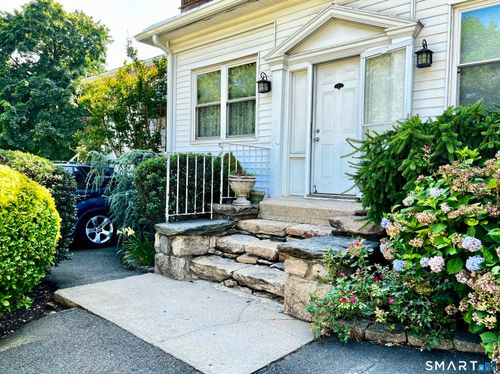 1d-5 Hundley Ct, Stamford, CT, 06902-3923 | Card Image
