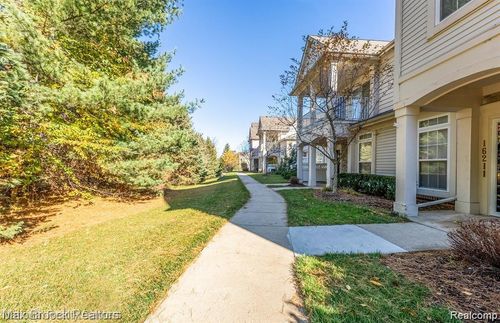 192-16211 Addington Dr, Commerce Twp, MI, 48390-4022 | Card Image