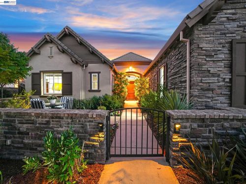 65 Stonebrae Rd, Hayward, CA, 94542-7934 | Card Image