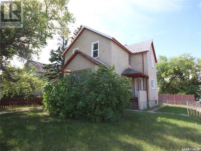 991 108 Th St, House other with 4 bedrooms, 3 bathrooms and null parking in North Battleford SK | Image 1