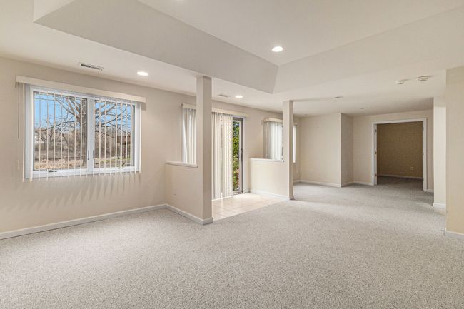 2250 Willow Tree Dr, Condo with 2 bedrooms, 3 bathrooms and null parking in Brighton MI | Image 14