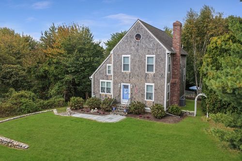 34 Clifford Dr, Westerly, RI, 02891-4460 | Card Image