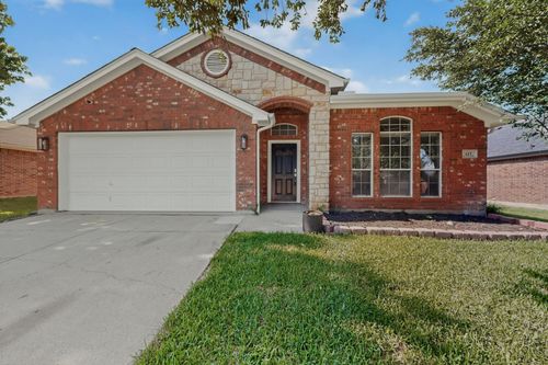 612 Mooney Dr, Saginaw, TX, 76179-6359 | Card Image