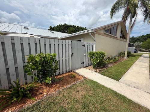 a-8847 Thumbwood Cir, Boynton Beach, FL, 33436-2492 | Card Image
