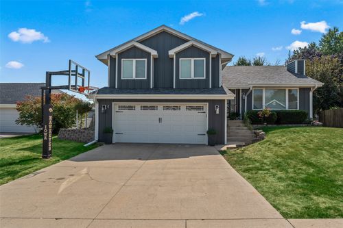 2409 N 7th Avenue E, Newton, IA, 50208 | Card Image