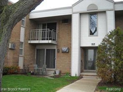 1673 Cass Lake Rd, Keego Harbor, MI, 48320-1804 | Card Image