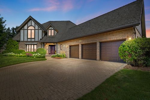 804 Kenmare Dr, Burr Ridge, IL, 60527-7053 | Card Image