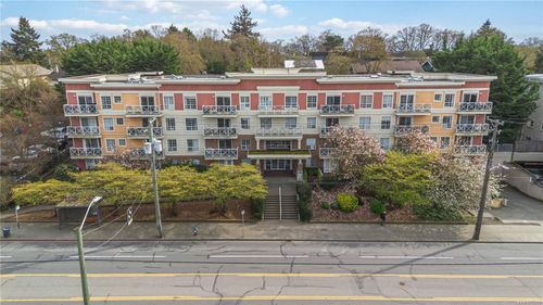 211-1371 Hillside Ave, Victoria, BC, V8T2B3 | Card Image