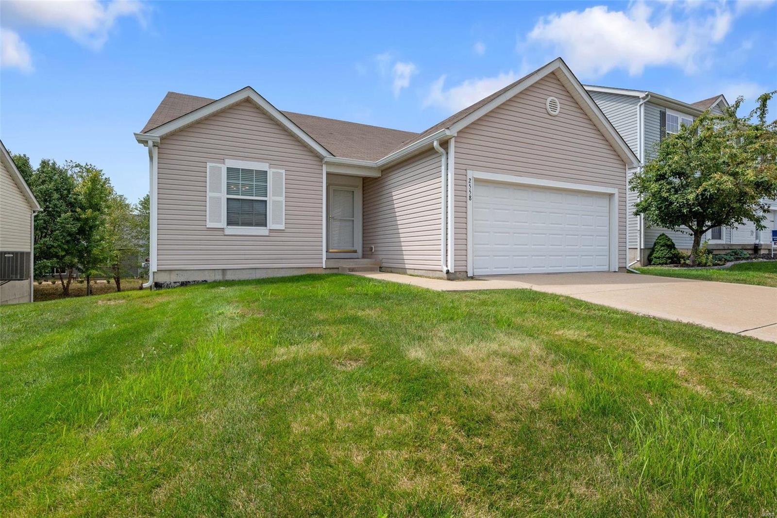 Amber Willow Ct, Lake Saint Louis, MO 63367