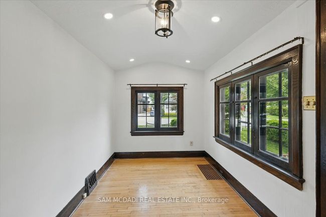 62 Maple Ave S, House other with 3 bedrooms, 3 bathrooms and 3 parking in Mississauga ON | Image 6