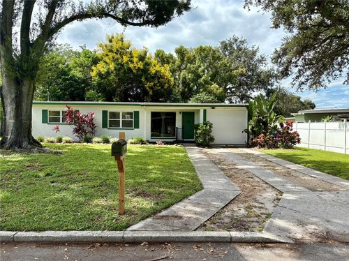 1613 Crystal Ct E, Lakeland, FL, 33801-6600 | Card Image
