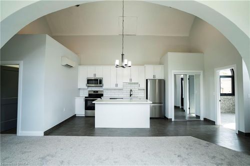 6-130 Elgin St, Brantford, ON, N3S5A5 | Card Image