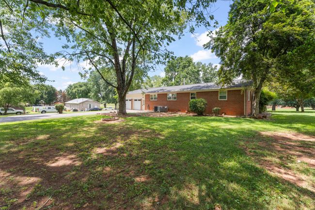 307 Mary Sharp Dr, House other with 3 bedrooms, 2 bathrooms and 2 parking in Decherd TN | Image 25