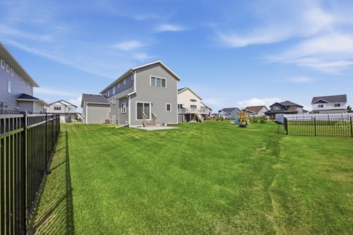 5227 11th St W, West Fargo, ND, 58078-8552 | Card Image