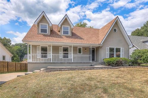 1124 Amesbury Ave, Liberty, MO, 64068-3068 | Card Image