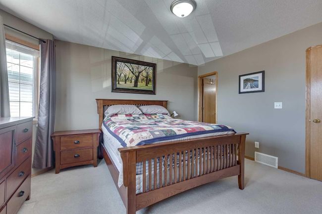 51 Abel Close, Townhouse with 4 bedrooms, 2 bathrooms and 2 parking in Red Deer AB | Image 18