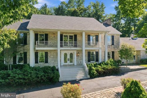 586 Crestwood Drive, CHAMBERSBURG, PA, 17202 | Card Image