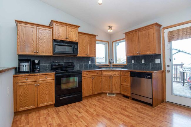 376 Lancaster Drive, Home with 3 bedrooms, 2 bathrooms and 2 parking in Red Deer AB | Image 8
