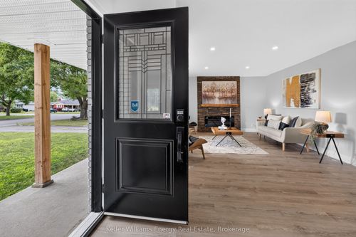 7 Glenarden Cres, Belleville, ON, K8P2B9 | Card Image