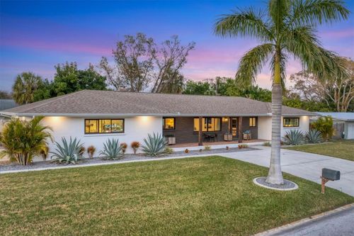 2411 Valencia Dr, SARASOTA, FL, 34239-5433 | Card Image