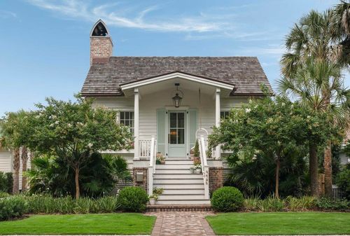 926 Pitt St, Mount Pleasant, SC, 29464-5027 | Card Image