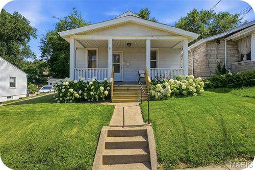 7614 Weaver Ave, Maplewood, MO, 63143-1212 | Card Image