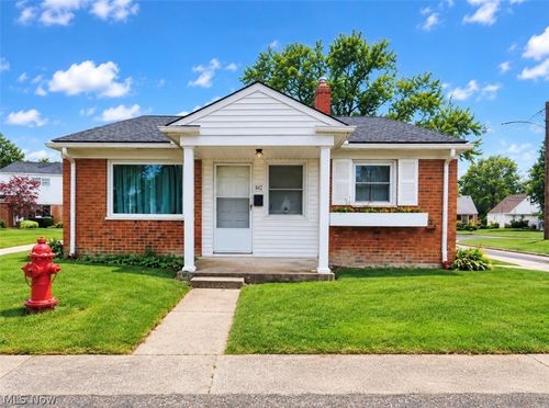 207-302 Buckner Dr, Euclid, OH, 44123-1514 | Card Image