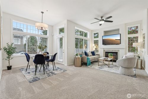 105-4322 Ne 5th Ct, Renton, WA, 98059-5776 | Card Image