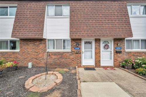 2556 Shakespeare Ln, Avon, OH, 44011-1929 | Card Image