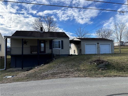 1032 Race St, Zanesville, OH, 43701-5776 | Card Image