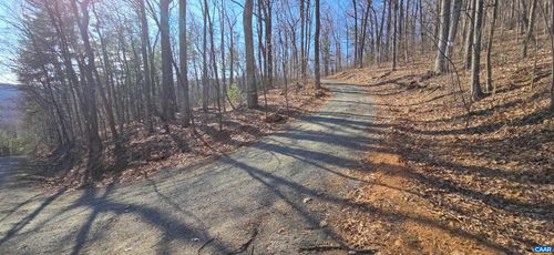 12 Old Mountain Rd, STANARDSVILLE, VA, 22973 | Card Image