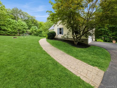 314 Dennytown Rd, Putnam Valley, NY, 10579-1423 | Card Image