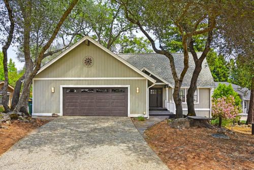 14051 Strawberry Cir, Penn Valley, CA, 95946-9726 | Card Image