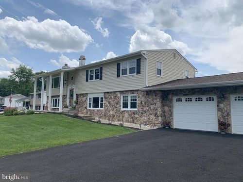 236 Brendwood Dr, Langhorne, PA, 19047-1673 | Card Image