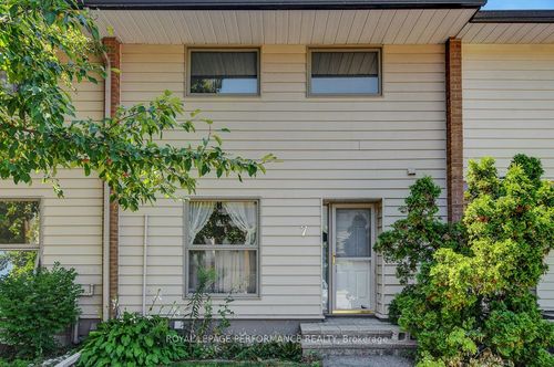 7 Carmichael Crt, Kanata, ON, K2K1K1 | Card Image