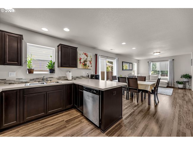Kitchen | Image 8