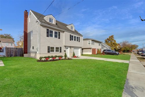 626 S Ocean Ave, Freeport, NY, 11520-6123 | Card Image
