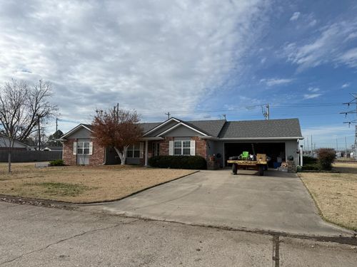 1427 Park Heights St, Miami, OK, 74354-3226 | Card Image