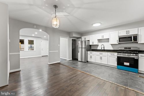 2422 Shirley Ave, BALTIMORE, MD, 21215-7049 | Card Image