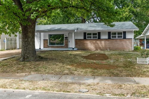 655 Gerald Ave, Florissant, MO, 63031-5410 | Card Image