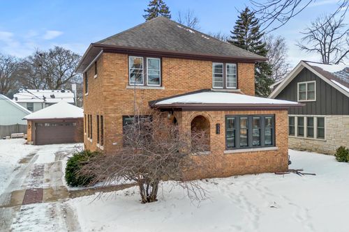 333 E Day Avenue, Whitefish Bay, WI, 53217 | Card Image