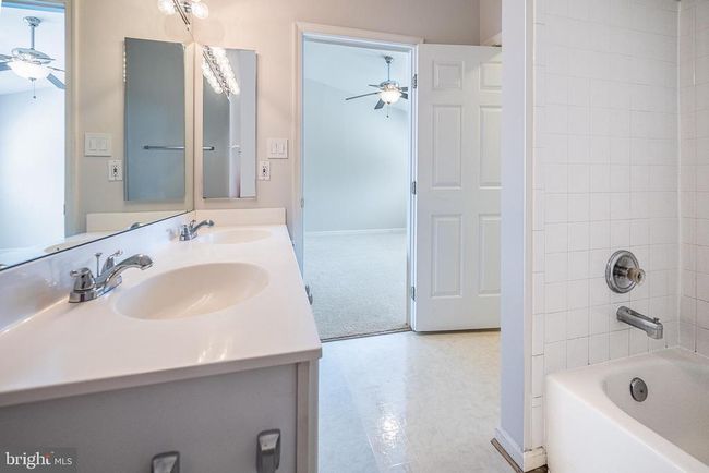43229 Stillforest Ter, Townhouse with 4 bedrooms, 4 bathrooms and null parking in ASHBURN VA | Image 52